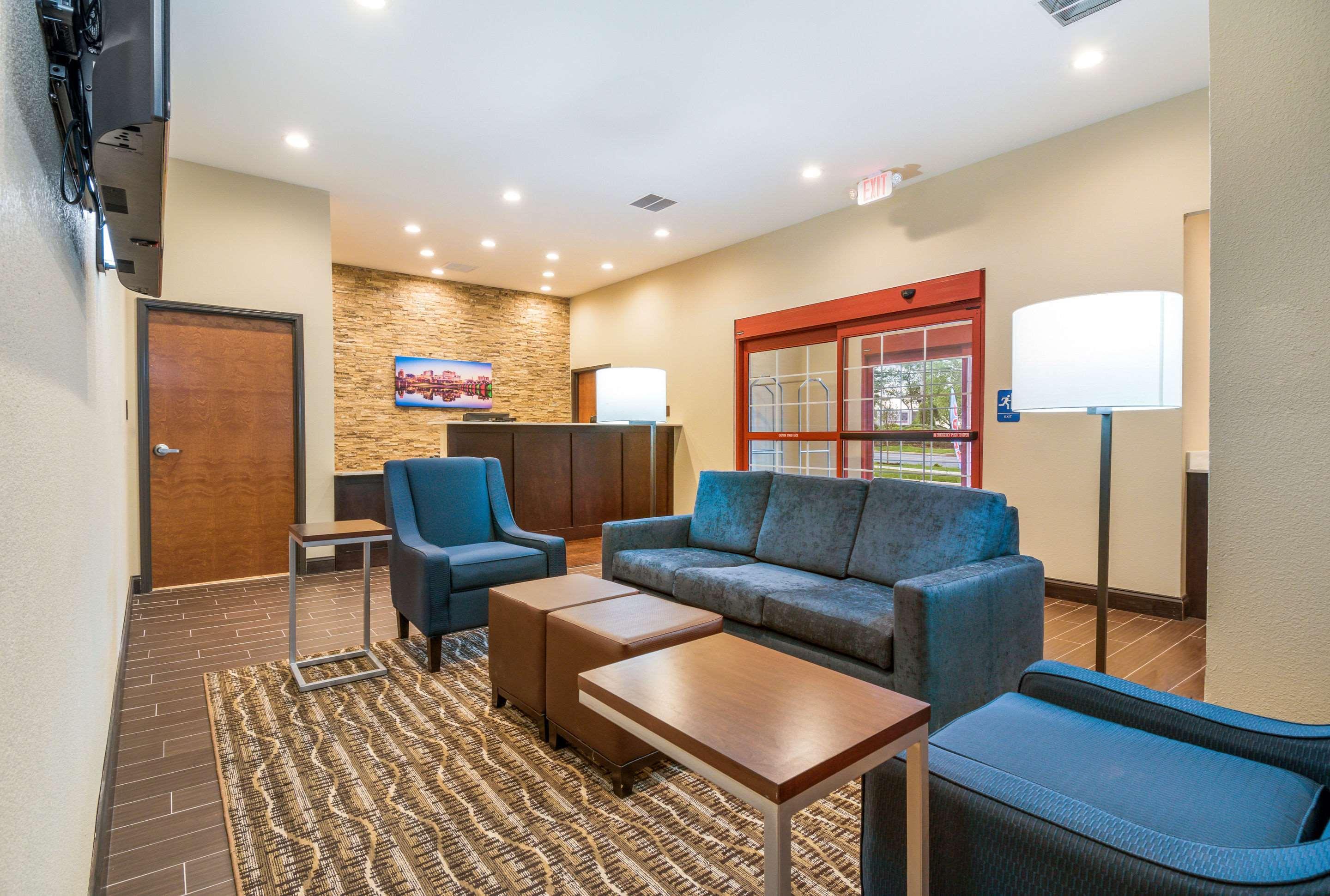 Comfort Inn & Suites Harrisburg - Hershey West Dış mekan fotoğraf