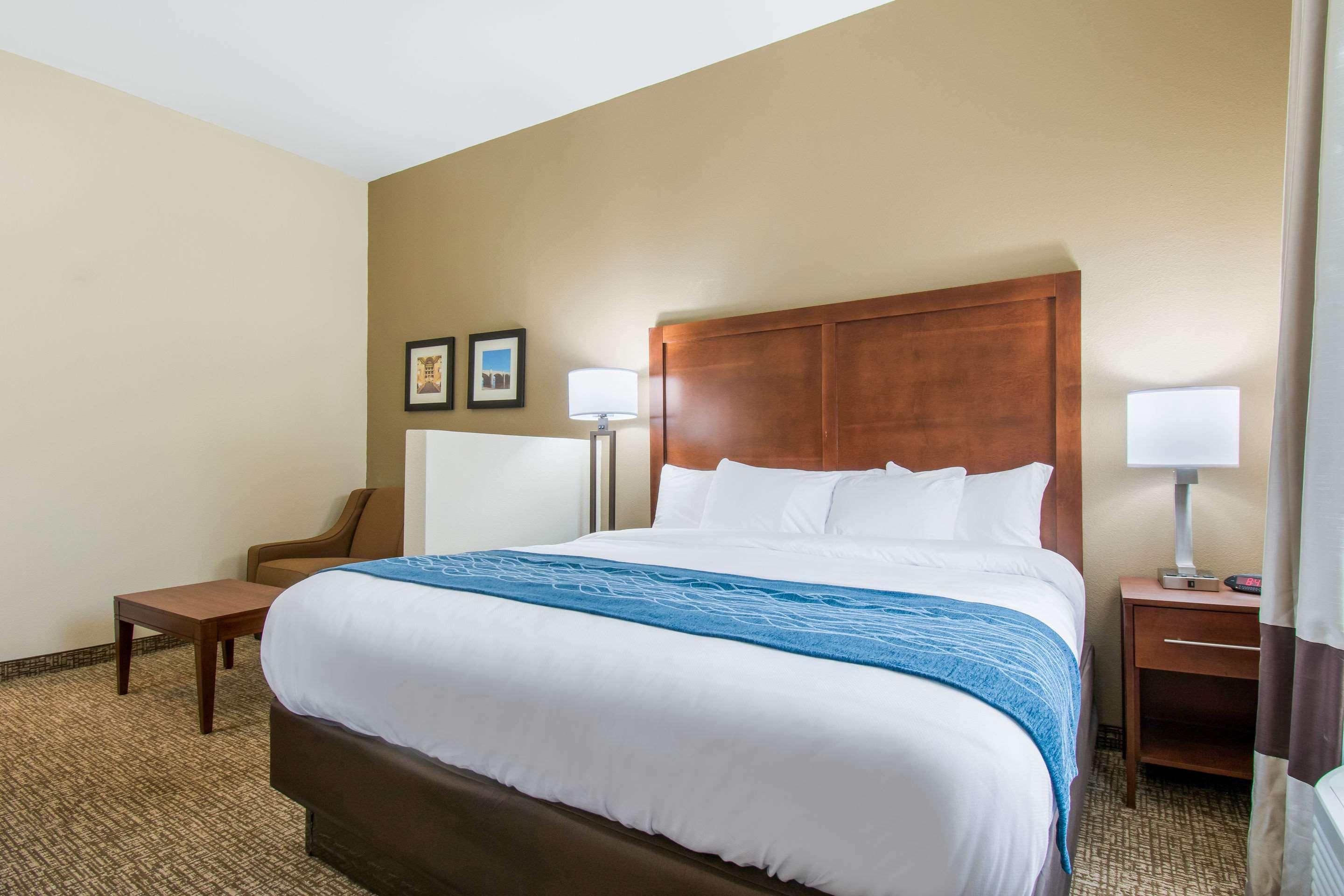 Comfort Inn & Suites Harrisburg - Hershey West Dış mekan fotoğraf