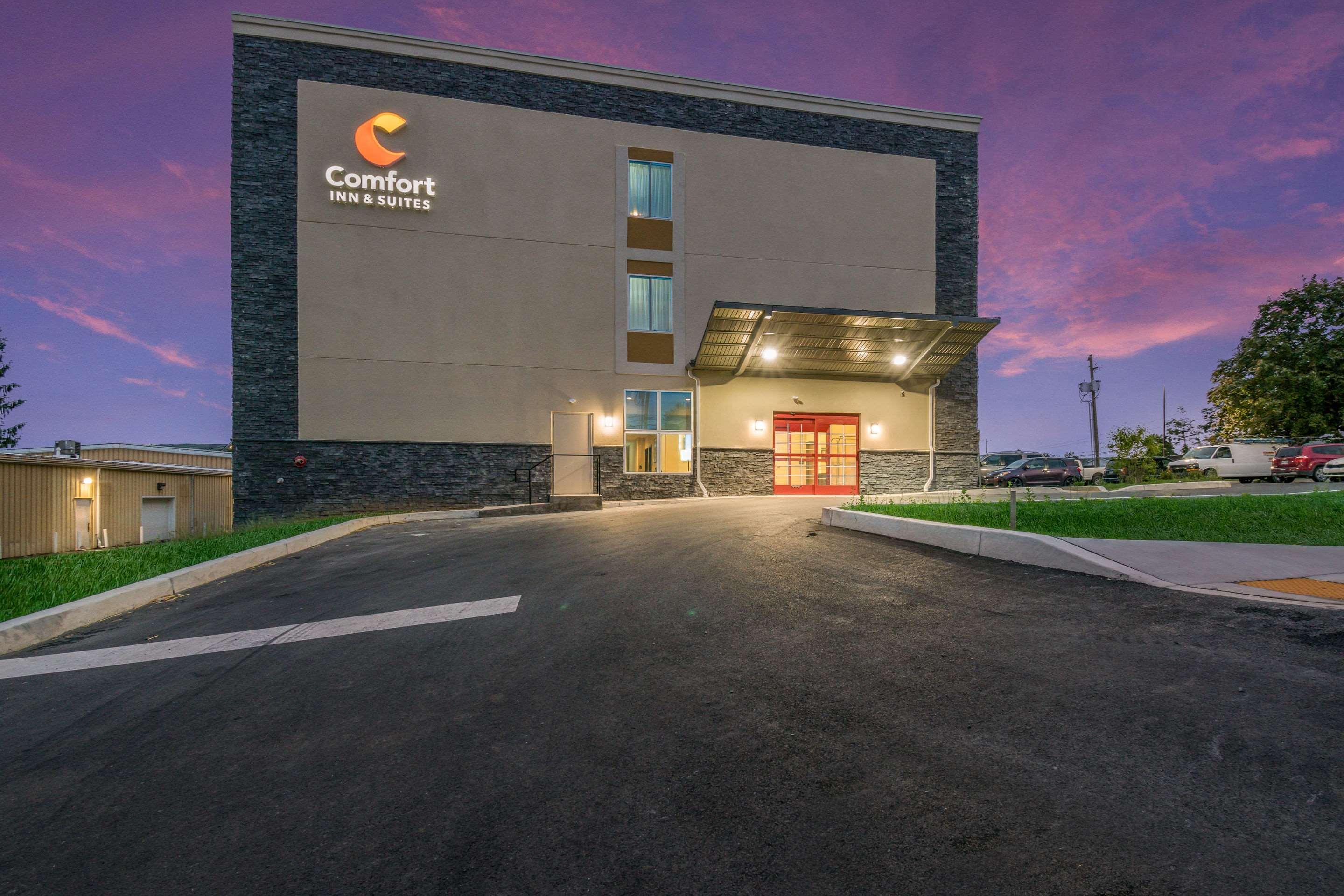 Comfort Inn & Suites Harrisburg - Hershey West Dış mekan fotoğraf