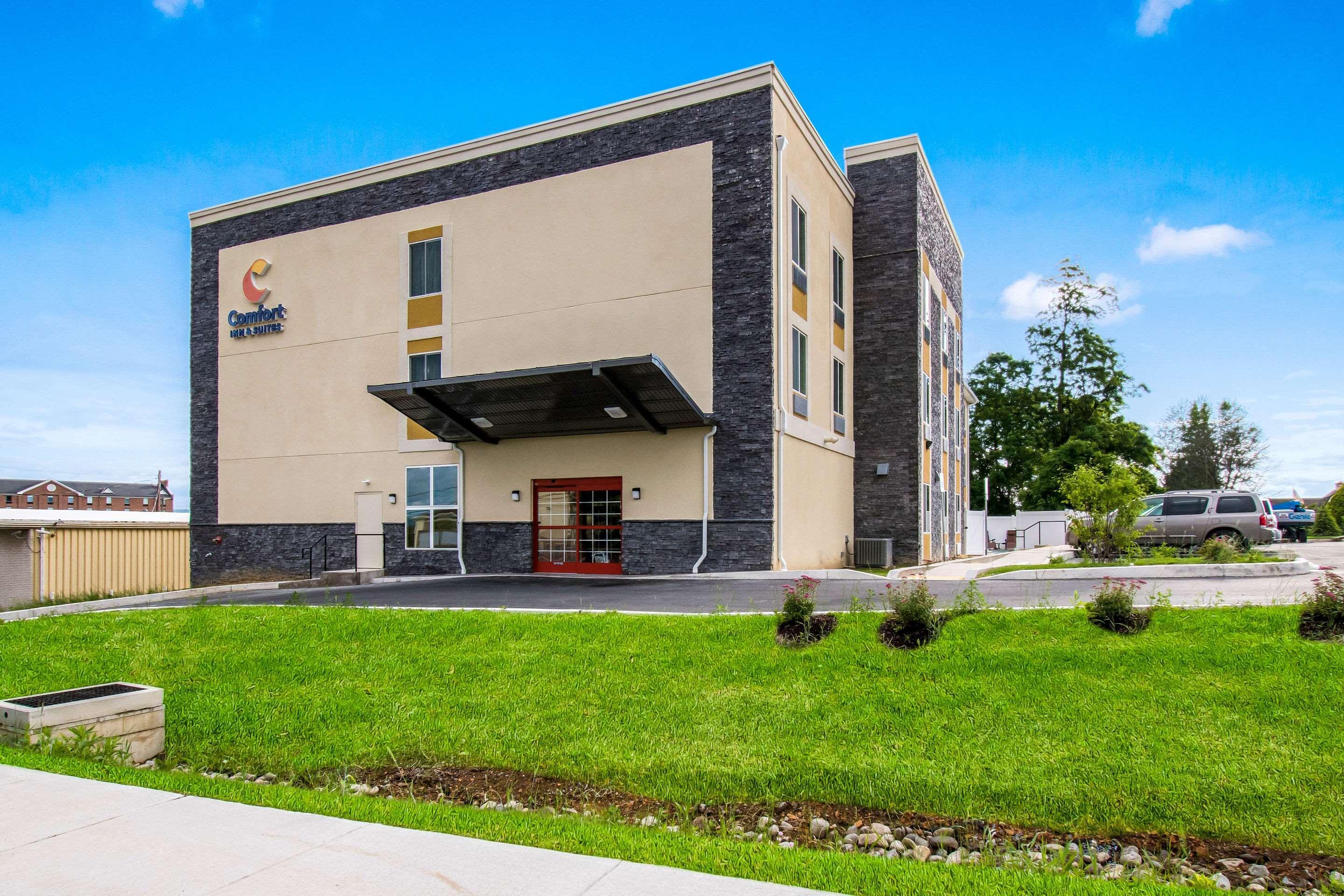Comfort Inn & Suites Harrisburg - Hershey West Dış mekan fotoğraf